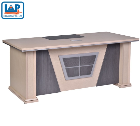 Bàn lãnh đạo NTP1890T1